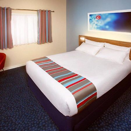 Travelodge Cardiff M4 Εξωτερικό φωτογραφία